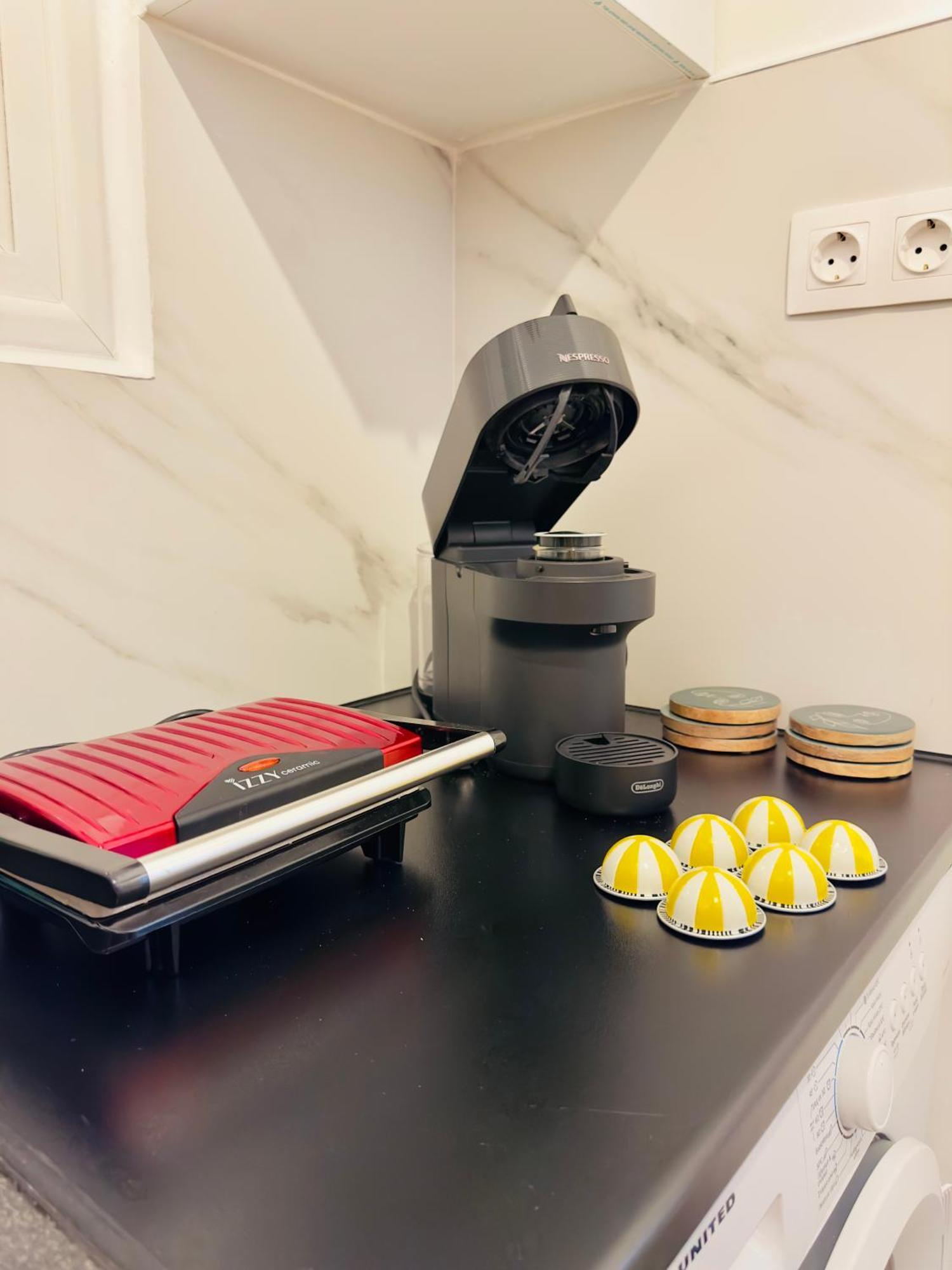 Pangrati Eco-chic Oasis 1br For 4 Persons Athen