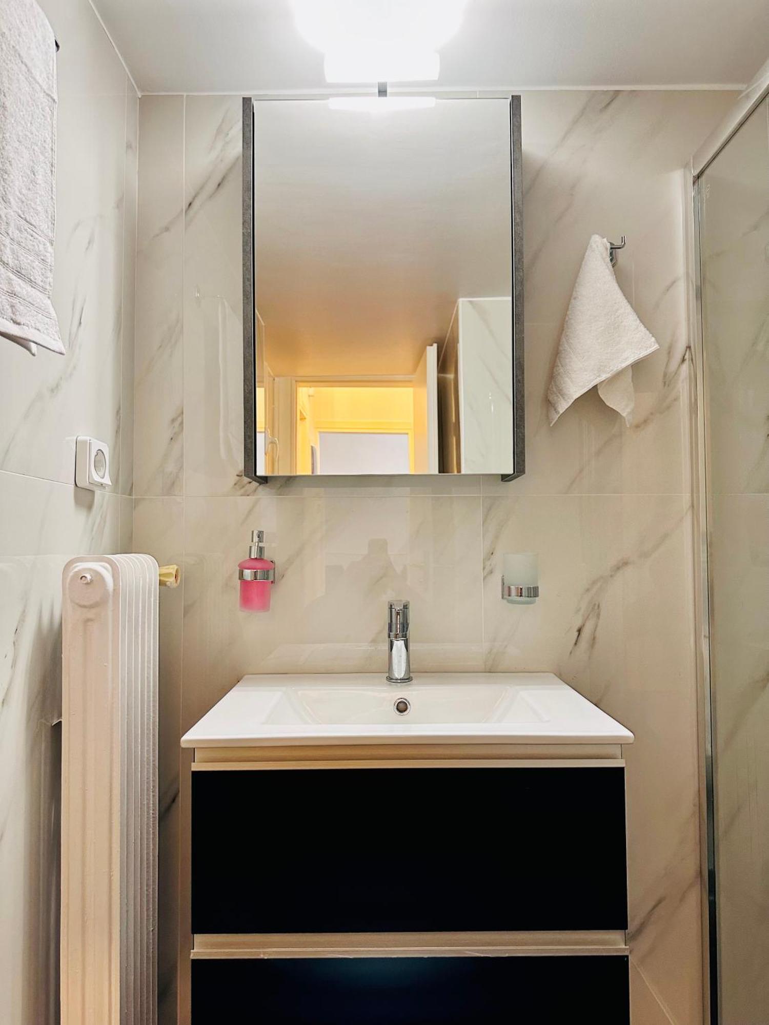 Pangrati Eco-chic Oasis 1br For 4 Persons * Athen